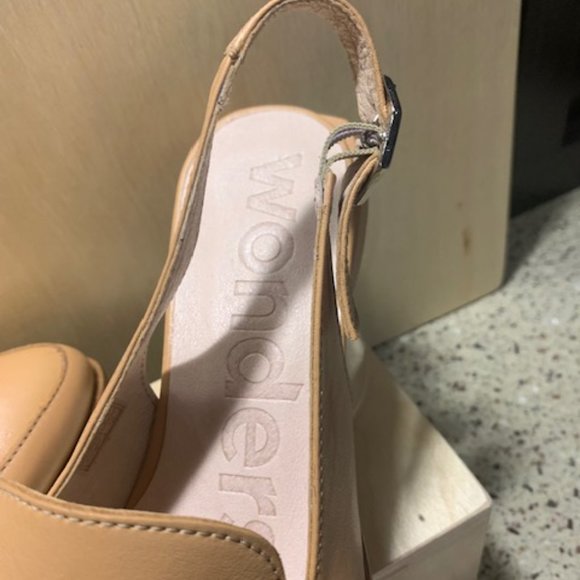 Wonder Sling Back Flats Size 36 Tan - Picture 3 of 12